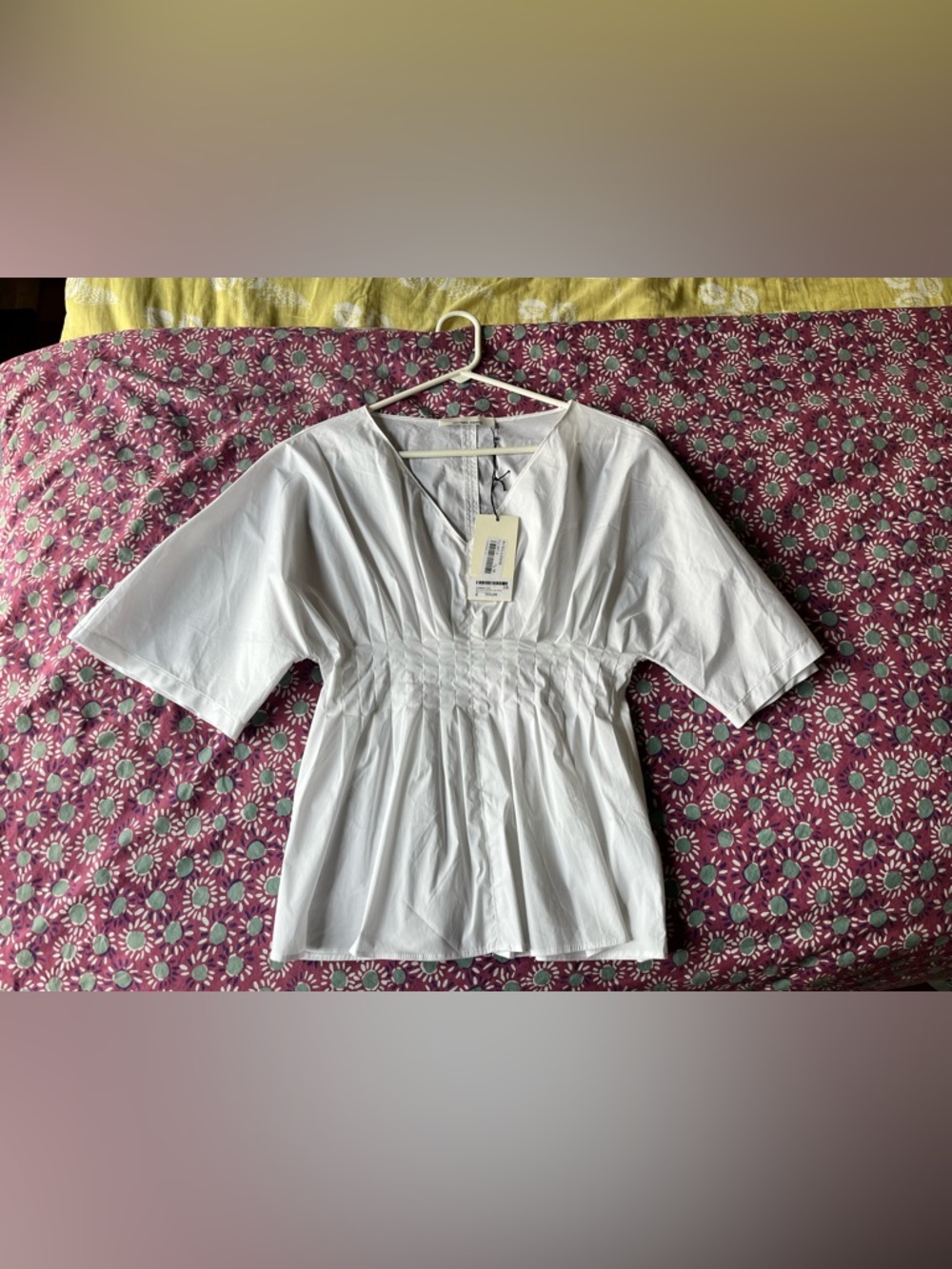 NWT Liviana Conti Italian Designer White V Neck Blouse with Pleats